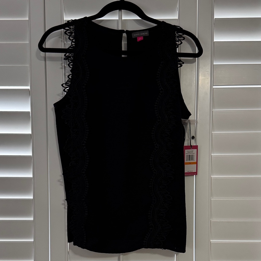 🆕 Vince Camuto Black Lace Trim Sleveless Summer Heat Blouse, Size Small